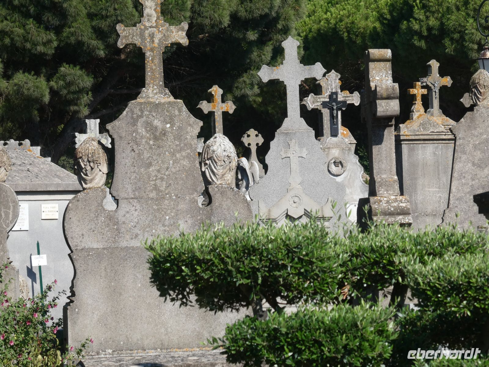 Friedhof vor dem Eingang der Cité 