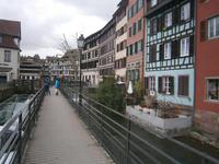 Häuserzeile an der Schleuse