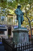 Herr Mistral (provencalischer Dichter) bewacht den Platz