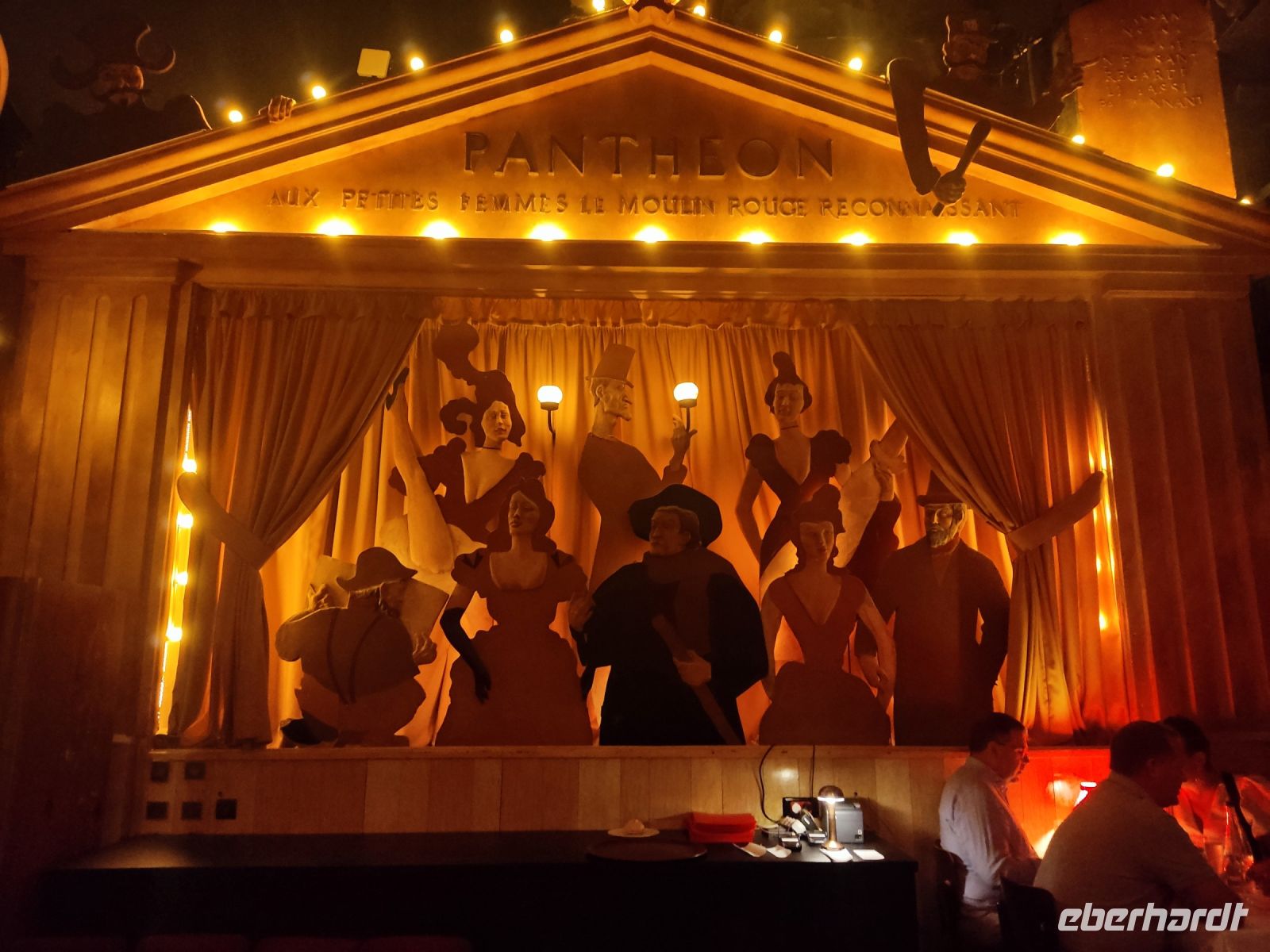 Im Moulin Rouge