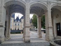 Im Schlosshof von Pau