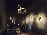 Kunst von Othoniel im Papstpalast von Avignon