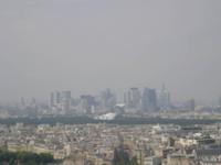 La Defense vom Eiffelturm aus gesehen