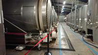 Lager- und Gärbottiche in der Likörfabrik 