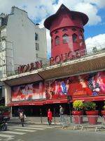 Moulin Rouge ohne Flügel, durch einen Sturm abgebrochen