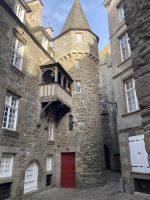Rundreise Normandie und Bretagne: Die ältesten Bauten in St. Malo