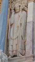 Saint-Trophime im Portal der Kirche