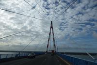 Schrägseilbrücke über die Looirebei St. Nazaire