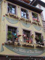 Solch eine Fenster-Dekoration ist schon beachtlich