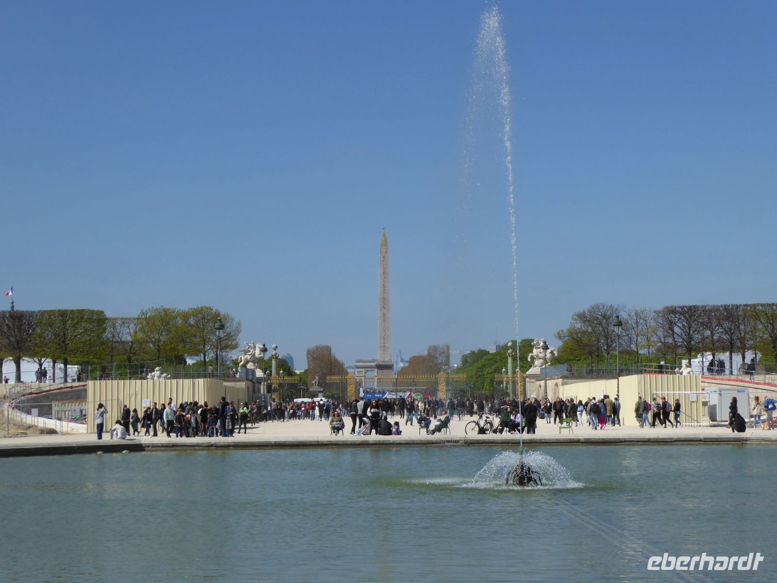 Tag 3 08.04.2023 Jardin des Tuileries, Blick zur Place de Concorde mit Obelisk