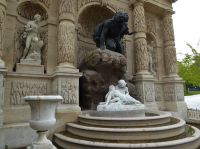 Tag 5 10.04.2023  Entdeckerspaziergang im 6. Arrondissement, Jardin de Luxembourg, Medicibrunnen, Detail