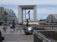Tag 9 26.06.2022 Paris, La Défense, Kunst und moderne Architektur