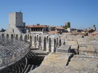 Tag Arles Blick von Arena auf Stadt