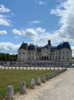 Vor dem Schloss