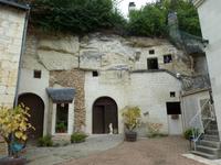 Weinkeller im Felsen