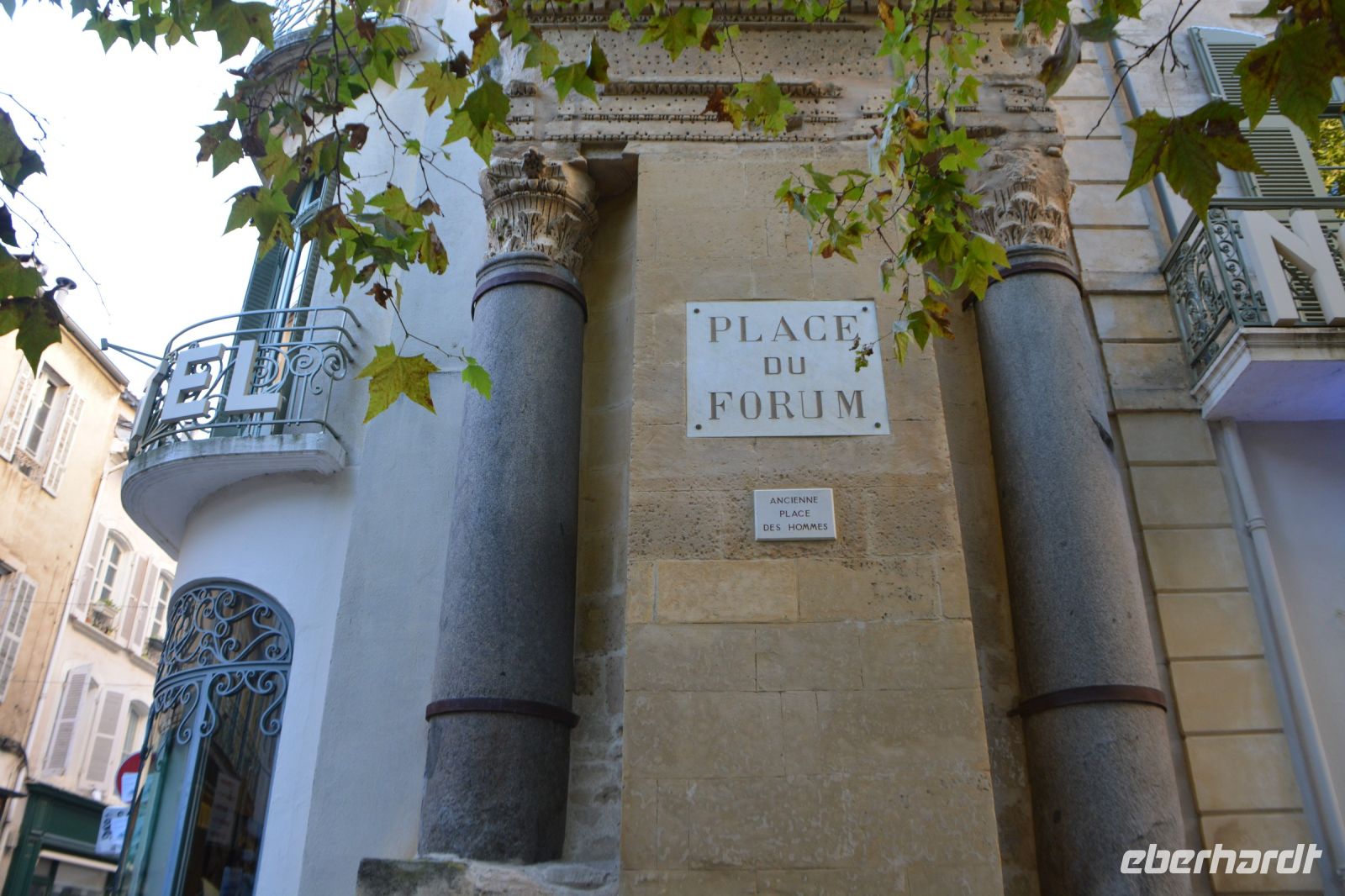 am alten römischen Forum von Arles