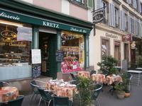 ein typisches Straßenlokal in Straßburg