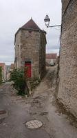 einzige westliche Ausfallstraße des Bergortes Vezelay