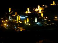 Wehrtürme bei Nacht