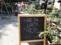 Rettet die Erde - sie ist der einzige Planet mit Wein :-)