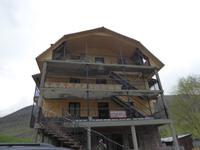 neues Gasthaus in Ushguli