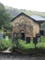 Auf dem Weg nach Ushguli, Kirche Santa Barbara