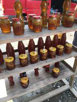 Honigverkauf am Rande der Straße