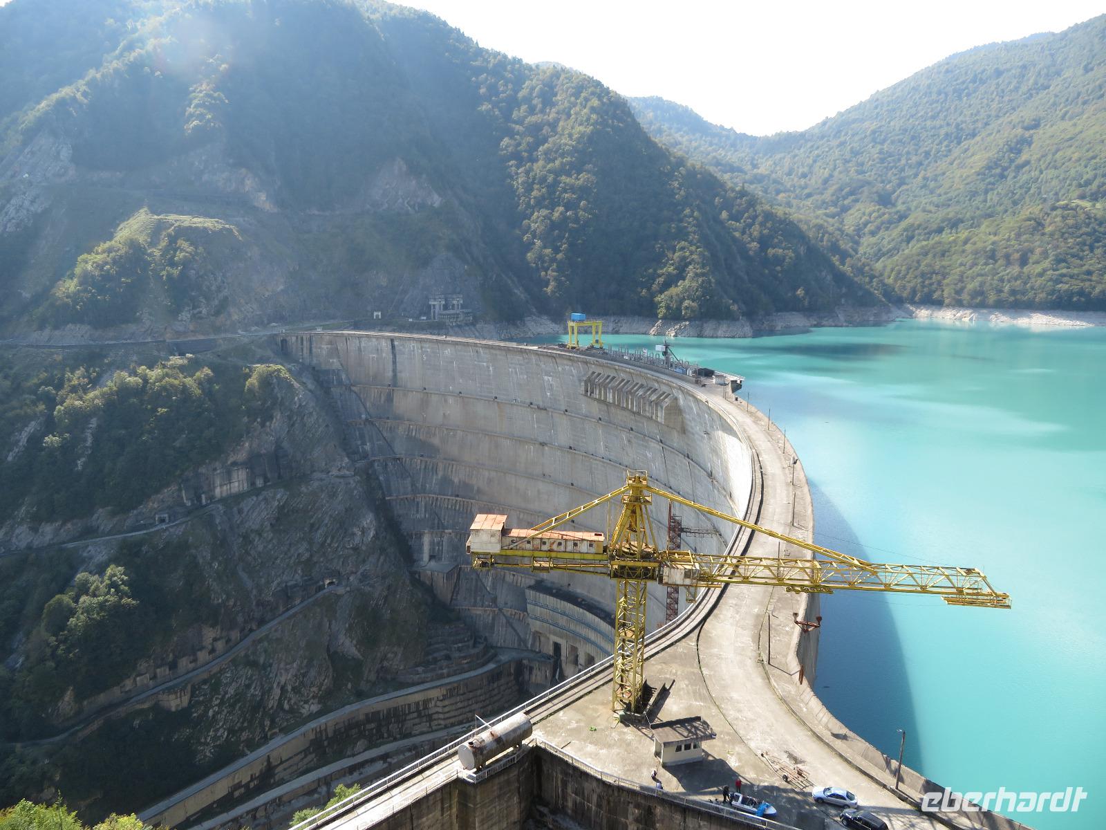 Staumauer des Enguri-Stausees