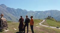 Wanderung zur Gergeti Kirche - Georgische Sängergruppe