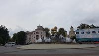 Georgien, Kutaisi, Davit AGMASHEREBELI Platz mit Kolchis Brunnen