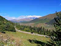 Zwei Gipfel der Ushba (4.700 m) auf dem Weg nach Ushguli