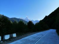 Straße nach Mestia, Blick zu Ushba (4.700 m), Swanetien