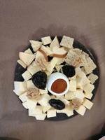 georgische Küche: Käsesorten mit Honig