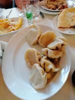 georgische Küche: Khinkali - mit Fleisch gefüllte Teigtaschen.