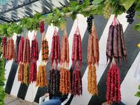 Tbilisi, georgische süße Spezialität: Tschurtschela