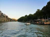 Tbilisi, Bootsausflug mit Abendessen auf dem Mtkvari-Fluß
