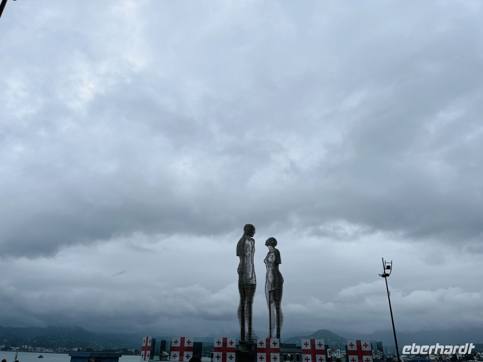 Ali und Nino Statue, Batumi, Georgien