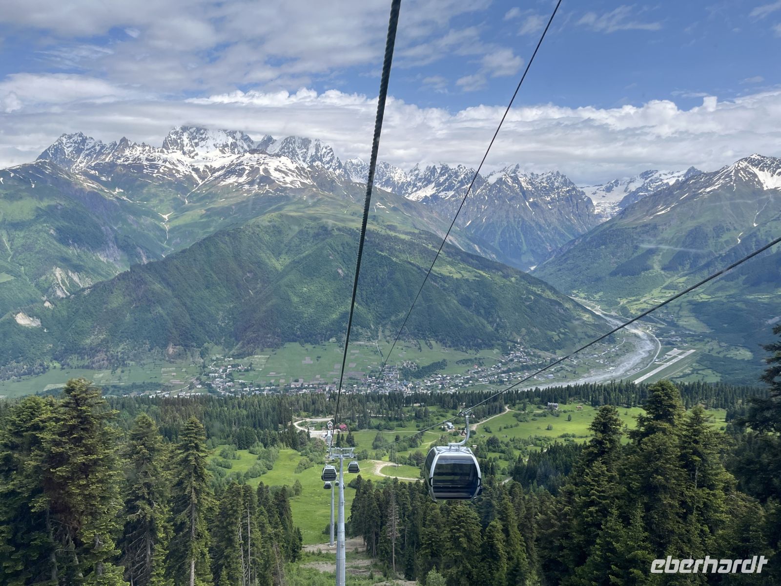 Blick auf Mestia, Georgien