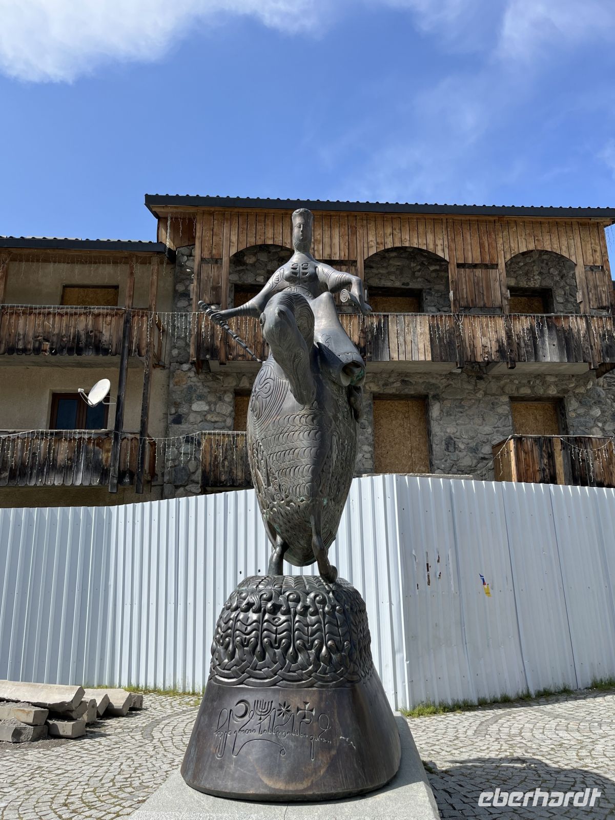 Königin Tamar Statue, Mestia, Georgien