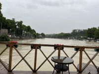 Abendessen auf dem Boot, Kura Fluss, Tbilisi, Georgien