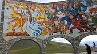 Georgien, Kasbegregion, Aussichtsplattform mit Mosaik
