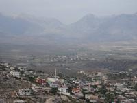 Ausflug nach Albanien - Blick von Festung in Saranda ins Landesinnere