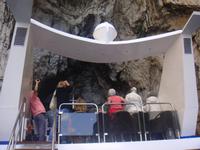 Einfahrt in die Grotte von Antipaxos