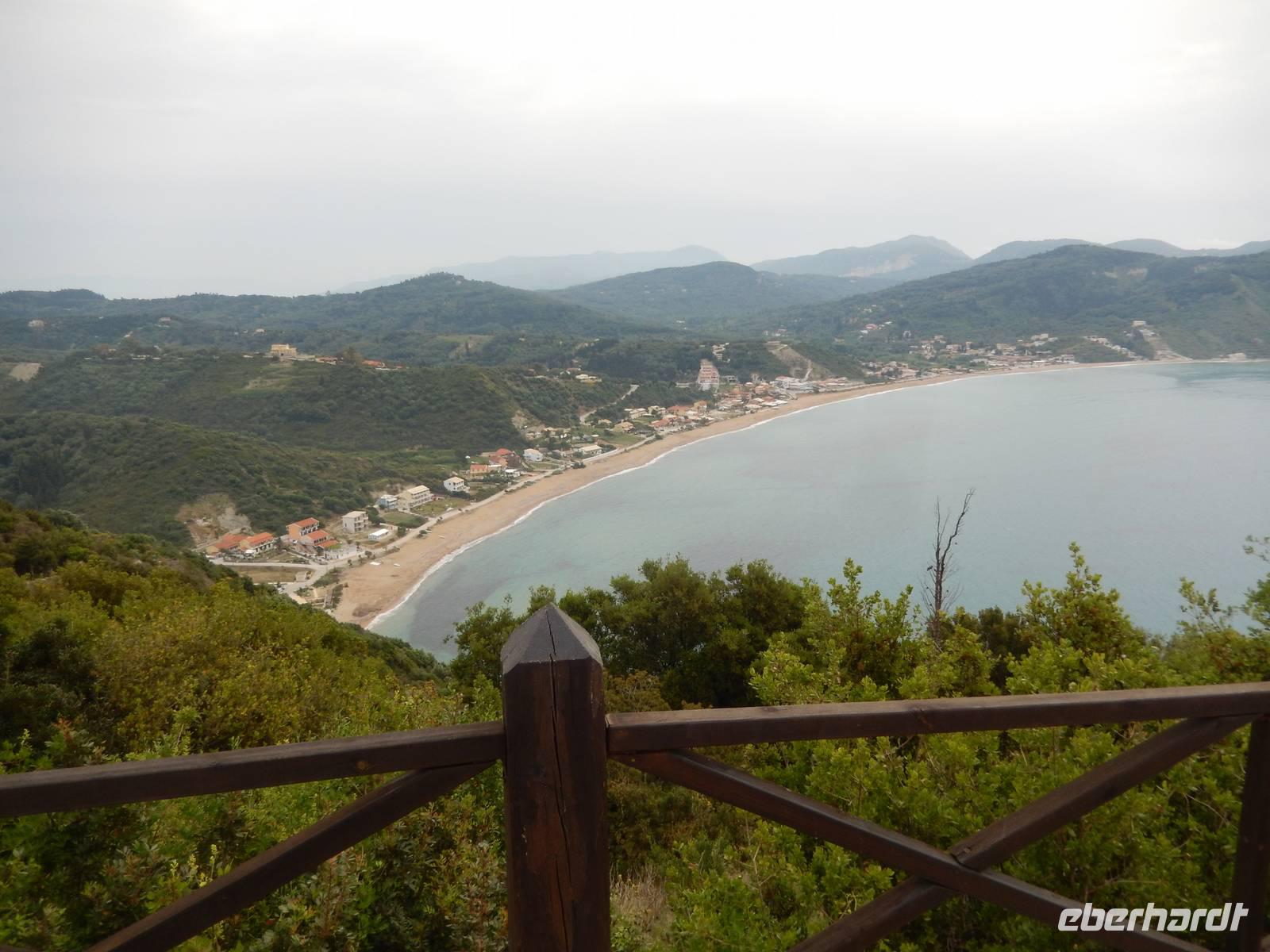 Blick von Afionas auf Agios Georgios (St. Georges Bay)