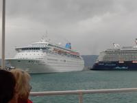Auf zur Mini Kreuzfahrt mit Blick auf die großen Kreuzfahrtschiffe