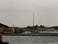 Blick vom Boot auf Korfu Stadt