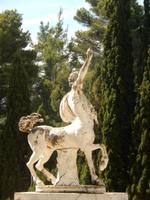 Zentrauen auf dem Balkon im Achillion