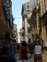 Spaziergang durch die venizianischen Altstadt von Korfu Stadt