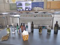 DSCN9142.JPG  Öl Gut Vassilakis