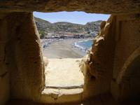 In den Höhlen von Matala